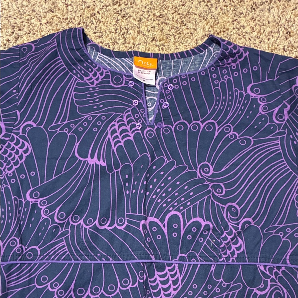Barco Purple Patterned Women's Used Scrub Top Sz medium - Picture 3 of 5